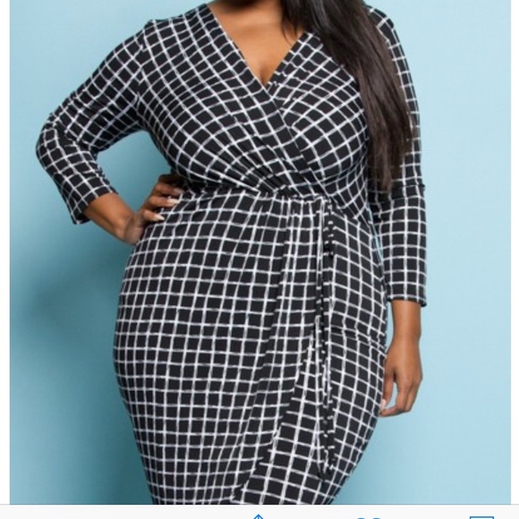 Dresses & Skirts - New Plus Size Checkered Dress